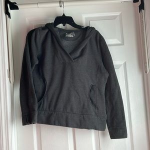 Tek Gear size large woman’s hooded pullover. Excellent condition.